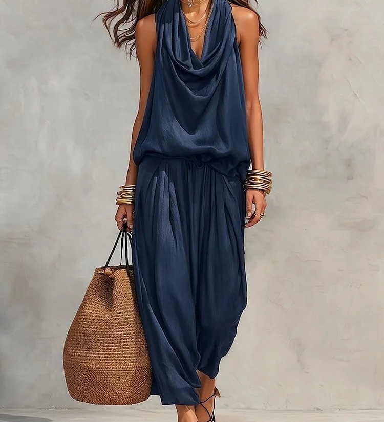 Conjunto de Top Sin Mangas con Cuello Halter y Pantalones Plisados