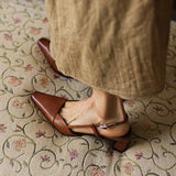 Serelle | Tacones de Cuero con Correa en el Talón