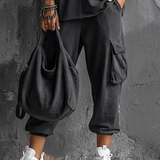 Conjunto Casual de Chaleco Gris Oscuro y Pantalones Cargo Jogger